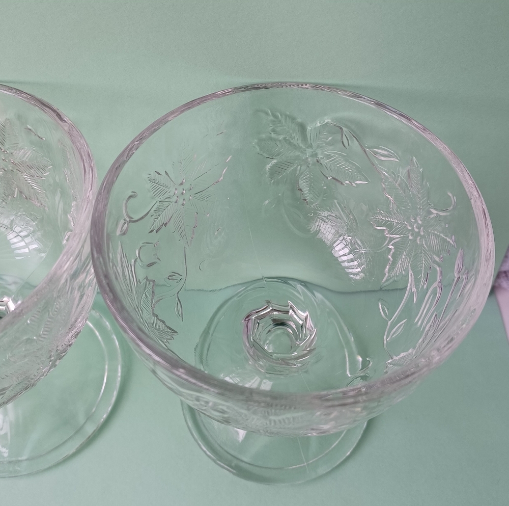 SET OF 4 PRINCESS HOUSE FANTASIA FOOTED DESSERT/SHERBET BOWLS POINSETTIA PATTERN - Picture 6 of 15